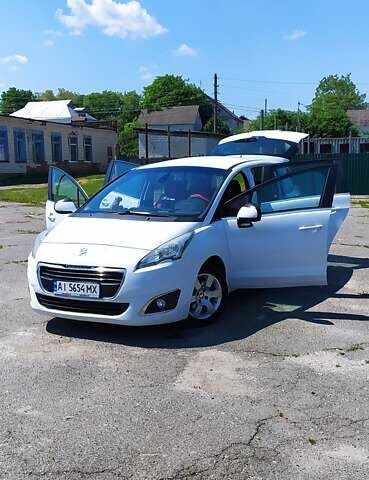 Белый Пежо 5008, объемом двигателя 1.6 л и пробегом 190 тыс. км за 12200 $, фото 1 на Automoto.ua