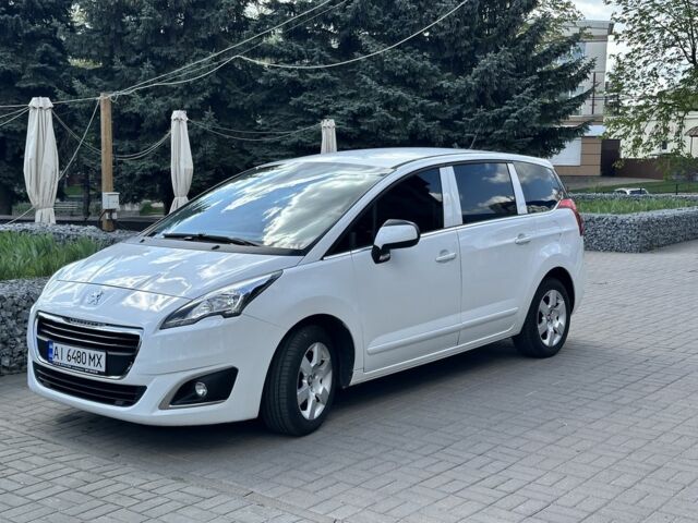 Белый Пежо 5008, объемом двигателя 1.6 л и пробегом 251 тыс. км за 11041 $, фото 1 на Automoto.ua