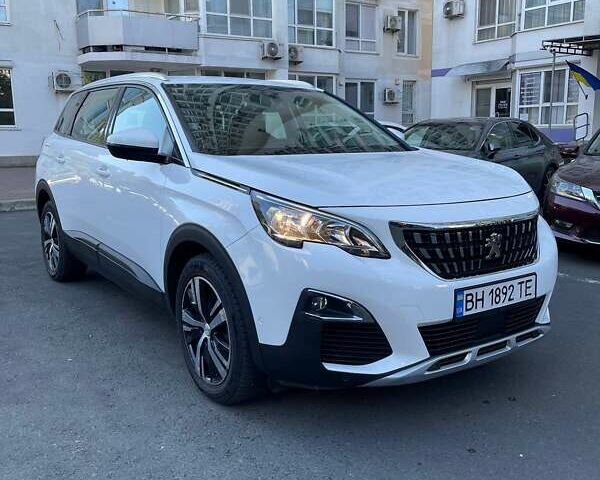 Белый Пежо 5008, объемом двигателя 1.6 л и пробегом 132 тыс. км за 16000 $, фото 1 на Automoto.ua