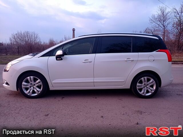 Пежо 5008, об'ємом двигуна 2 л та пробігом 222 тис. км за 8000 $, фото 1 на Automoto.ua