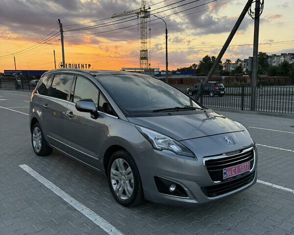 Пежо 5008, объемом двигателя 1.56 л и пробегом 208 тыс. км за 9650 $, фото 1 на Automoto.ua