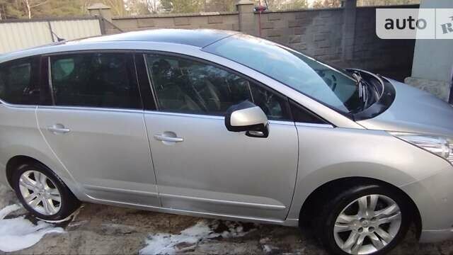 Пежо 5008, об'ємом двигуна 1.6 л та пробігом 211 тис. км за 7300 $, фото 1 на Automoto.ua