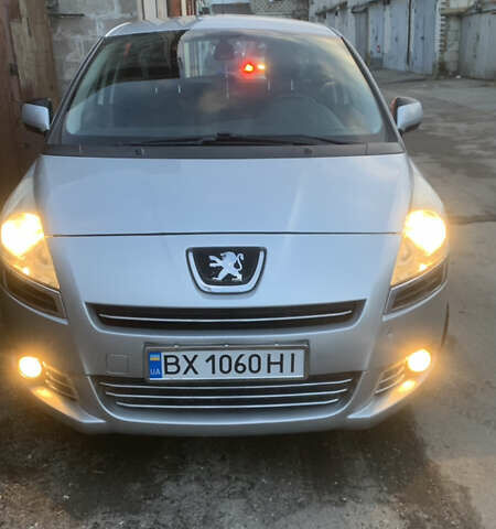 Пежо 5008, объемом двигателя 1.6 л и пробегом 235 тыс. км за 7300 $, фото 1 на Automoto.ua