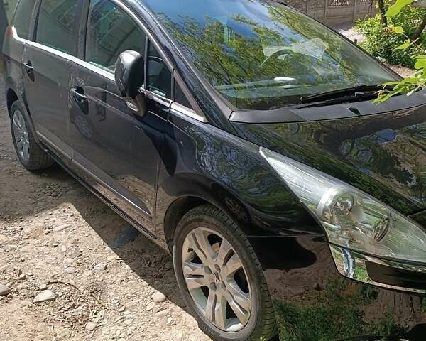 Пежо 5008, объемом двигателя 1.6 л и пробегом 271 тыс. км за 8900 $, фото 1 на Automoto.ua