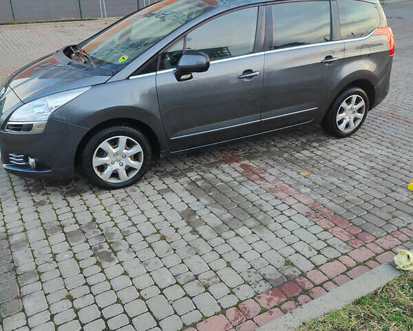 Сірий Пежо 5008, об'ємом двигуна 1.56 л та пробігом 284 тис. км за 6650 $, фото 1 на Automoto.ua