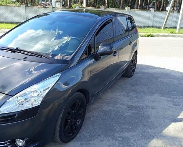 Серый Пежо 5008, объемом двигателя 1.6 л и пробегом 120 тыс. км за 8250 $, фото 1 на Automoto.ua