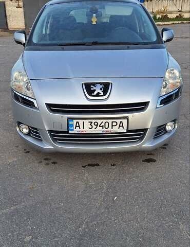 Серый Пежо 5008, объемом двигателя 1.6 л и пробегом 214 тыс. км за 6999 $, фото 1 на Automoto.ua