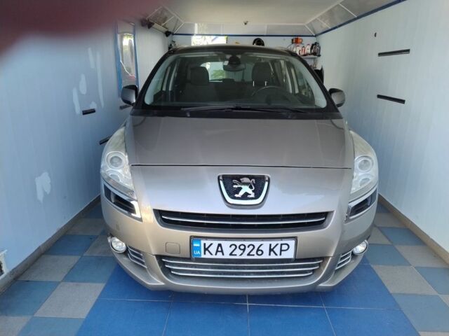 Сірий Пежо 5008, об'ємом двигуна 1.6 л та пробігом 215 тис. км за 7300 $, фото 1 на Automoto.ua
