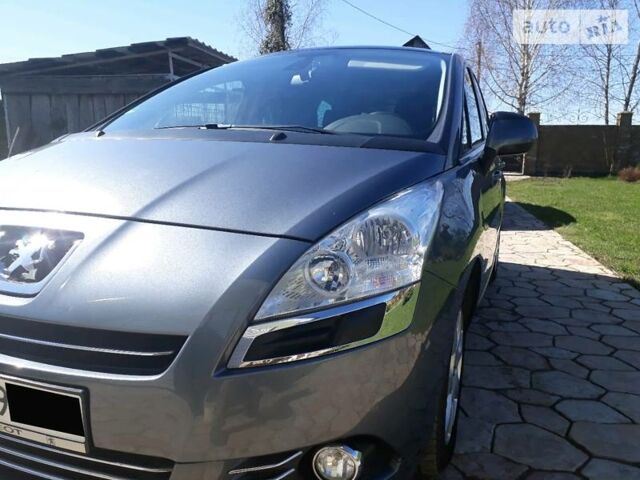 Пежо 5008 2011 в Луцке на Automoto.ua Серый Пежо 5008, объемом двигателя 1.6 л и пробегом 177 тыс. км за 9900 $, фото 1 на Automoto.ua