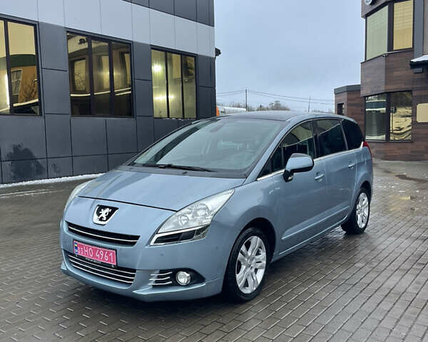 Серый Пежо 5008, объемом двигателя 1.6 л и пробегом 188 тыс. км за 6999 $, фото 1 на Automoto.ua