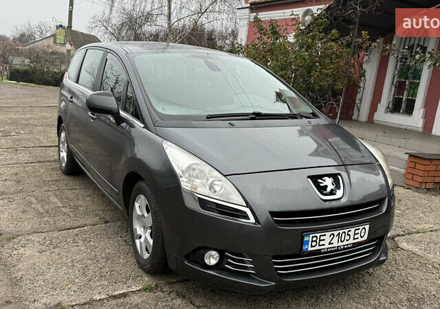 Сірий Пежо 5008, об'ємом двигуна 1.56 л та пробігом 251 тис. км за 7999 $, фото 1 на Automoto.ua
