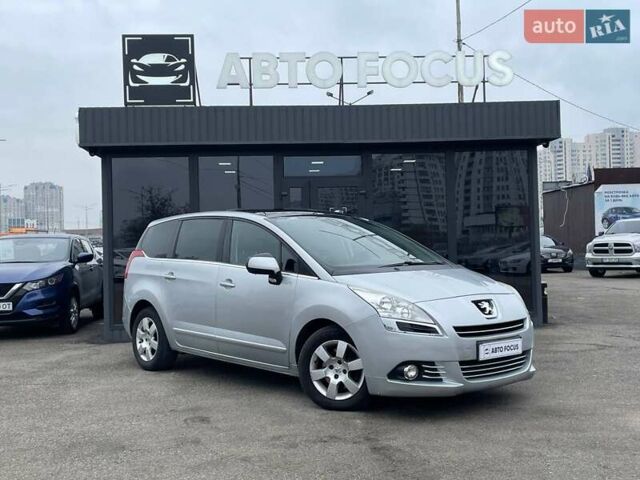 Серый Пежо 5008, объемом двигателя 2 л и пробегом 302 тыс. км за 8990 $, фото 1 на Automoto.ua