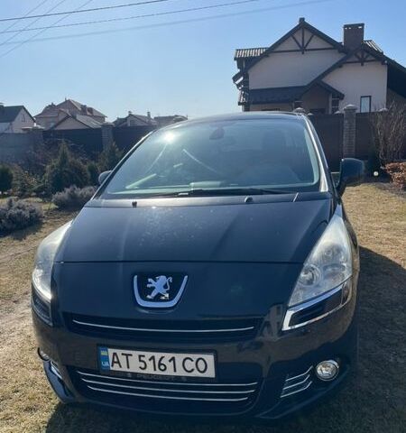 Серый Пежо 5008, объемом двигателя 1.56 л и пробегом 215 тыс. км за 8300 $, фото 1 на Automoto.ua