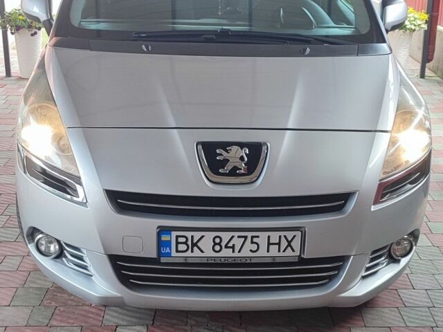 Сірий Пежо 5008, об'ємом двигуна 1.6 л та пробігом 320 тис. км за 8100 $, фото 1 на Automoto.ua