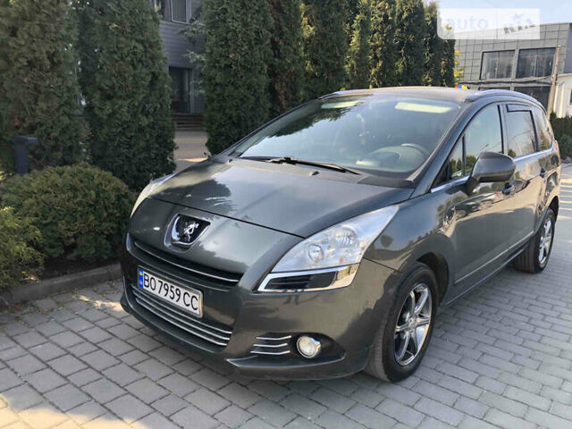 Сірий Пежо 5008, об'ємом двигуна 1.56 л та пробігом 194 тис. км за 8500 $, фото 1 на Automoto.ua