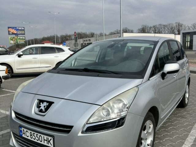 Серый Пежо 5008, объемом двигателя 1.6 л и пробегом 271 тыс. км за 8300 $, фото 1 на Automoto.ua