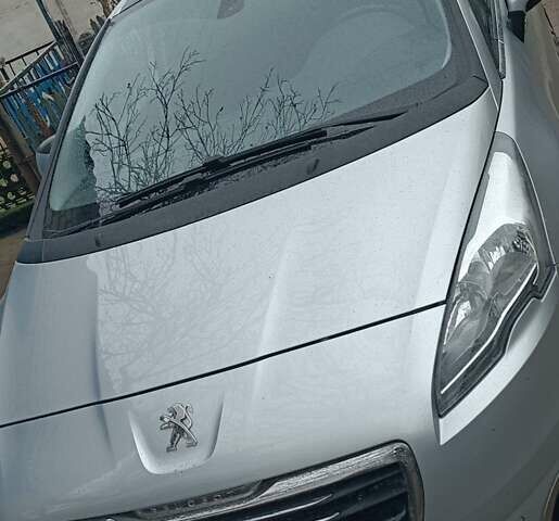 Сірий Пежо 5008, об'ємом двигуна 2 л та пробігом 175 тис. км за 12000 $, фото 1 на Automoto.ua