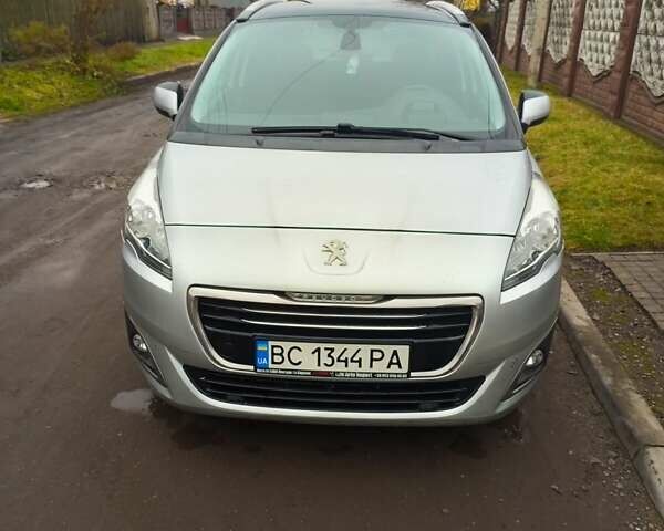 Серый Пежо 5008, объемом двигателя 1.6 л и пробегом 280 тыс. км за 10200 $, фото 1 на Automoto.ua