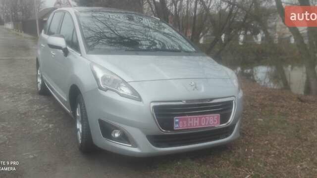 Серый Пежо 5008, объемом двигателя 1.56 л и пробегом 193 тыс. км за 10350 $, фото 1 на Automoto.ua