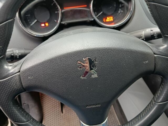 Сірий Пежо 5008, об'ємом двигуна 1.6 л та пробігом 196 тис. км за 5900 $, фото 1 на Automoto.ua