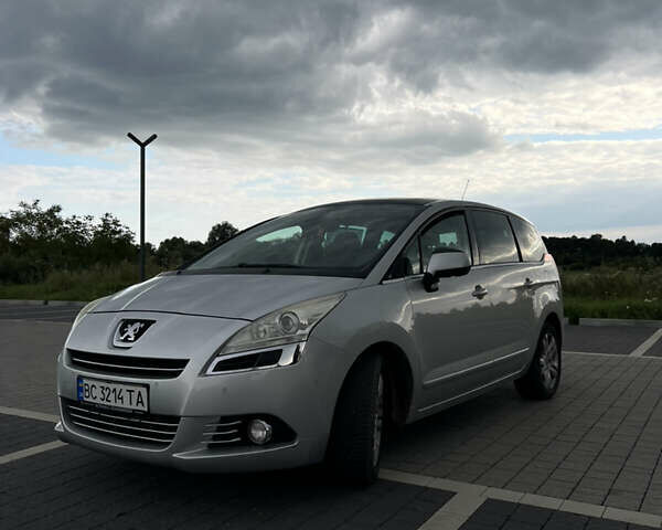 Серый Пежо 5008, объемом двигателя 2 л и пробегом 226 тыс. км за 8700 $, фото 1 на Automoto.ua