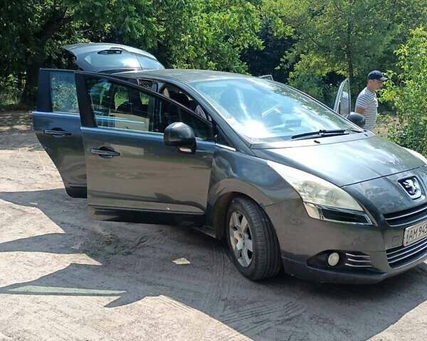 Серый Пежо 5008, объемом двигателя 1.6 л и пробегом 240 тыс. км за 6500 $, фото 1 на Automoto.ua