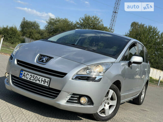 Серый Пежо 5008, объемом двигателя 1.56 л и пробегом 271 тыс. км за 6850 $, фото 1 на Automoto.ua