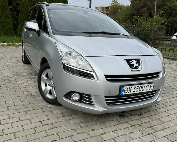 Серый Пежо 5008, объемом двигателя 2 л и пробегом 306 тыс. км за 8800 $, фото 1 на Automoto.ua