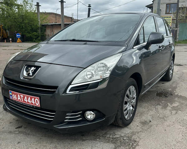 Сірий Пежо 5008, об'ємом двигуна 1.6 л та пробігом 219 тис. км за 8888 $, фото 1 на Automoto.ua