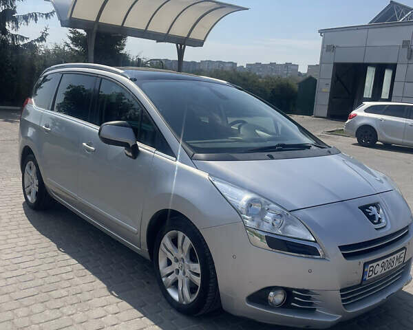 Серый Пежо 5008, объемом двигателя 2 л и пробегом 237 тыс. км за 7499 $, фото 1 на Automoto.ua