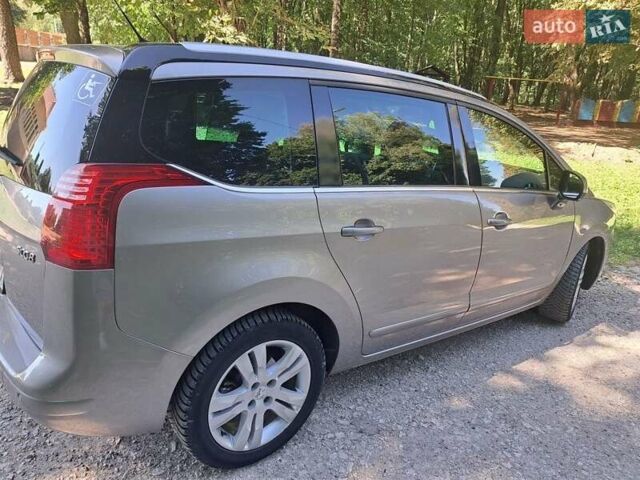 Серый Пежо 5008, объемом двигателя 2 л и пробегом 279 тыс. км за 10500 $, фото 1 на Automoto.ua