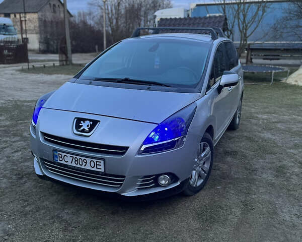 Серый Пежо 5008, объемом двигателя 2 л и пробегом 320 тыс. км за 8000 $, фото 1 на Automoto.ua