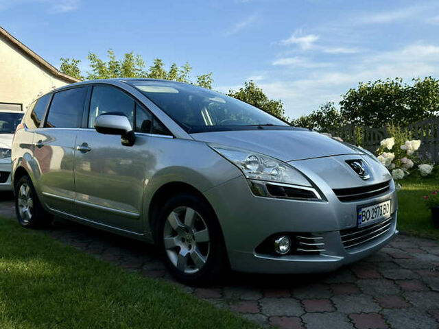 Сірий Пежо 5008, об'ємом двигуна 1.56 л та пробігом 258 тис. км за 8700 $, фото 1 на Automoto.ua