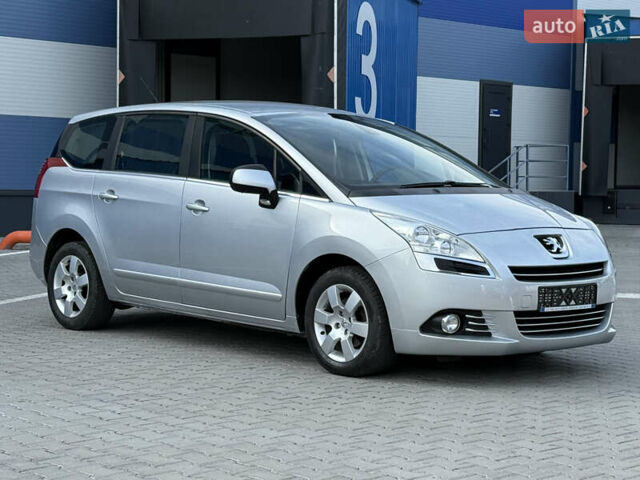 Сірий Пежо 5008, об'ємом двигуна 1.6 л та пробігом 190 тис. км за 8999 $, фото 1 на Automoto.ua
