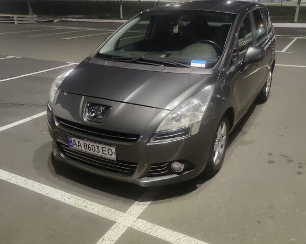 Серый Пежо 5008, объемом двигателя 1.56 л и пробегом 280 тыс. км за 7800 $, фото 1 на Automoto.ua