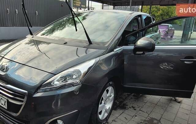 Сірий Пежо 5008, об'ємом двигуна 1.6 л та пробігом 244 тис. км за 9500 $, фото 1 на Automoto.ua