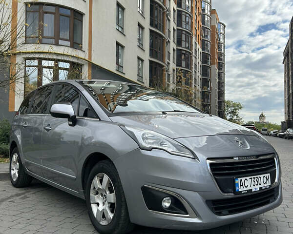 Сірий Пежо 5008, об'ємом двигуна 1.56 л та пробігом 263 тис. км за 11200 $, фото 1 на Automoto.ua