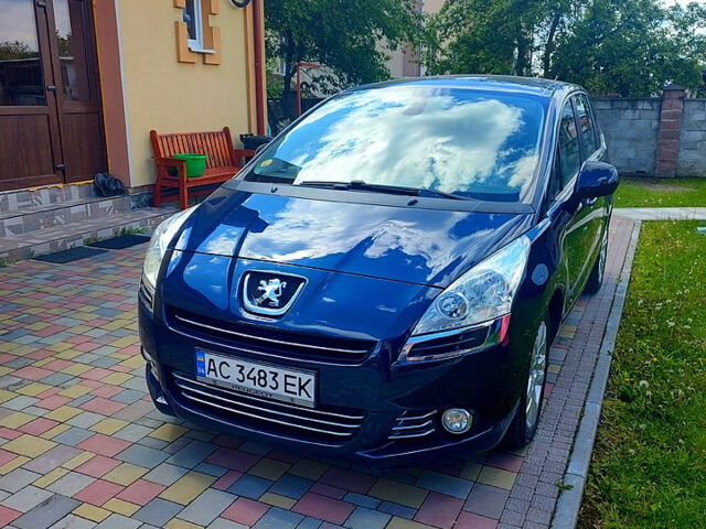 Синий Пежо 5008, объемом двигателя 1.6 л и пробегом 215 тыс. км за 6900 $, фото 1 на Automoto.ua