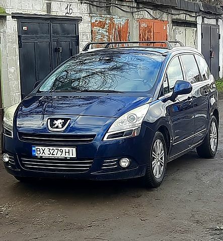 Синій Пежо 5008, об'ємом двигуна 1.6 л та пробігом 217 тис. км за 7600 $, фото 1 на Automoto.ua