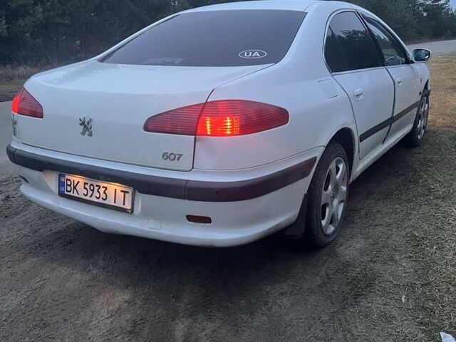 Белый Пежо 607, объемом двигателя 2.2 л и пробегом 292 тыс. км за 3400 $, фото 1 на Automoto.ua