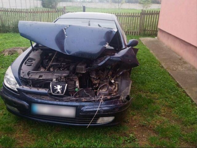 Синий Пежо 607, объемом двигателя 0 л и пробегом 350 тыс. км за 2100 $, фото 1 на Automoto.ua