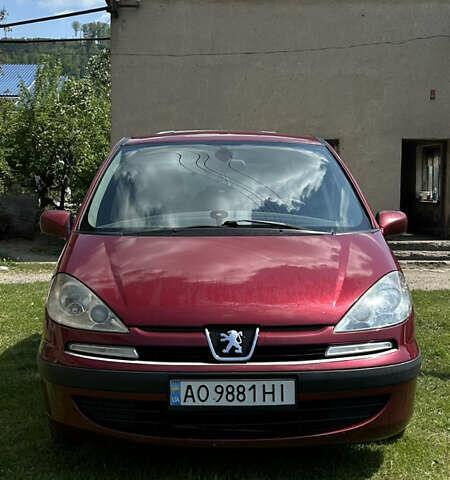 Красный Пежо 807, объемом двигателя 2.2 л и пробегом 450 тыс. км за 4500 $, фото 1 на Automoto.ua
