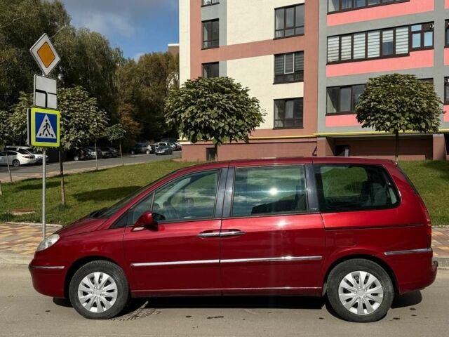 Красный Пежо 807, объемом двигателя 2 л и пробегом 305 тыс. км за 5725 $, фото 1 на Automoto.ua