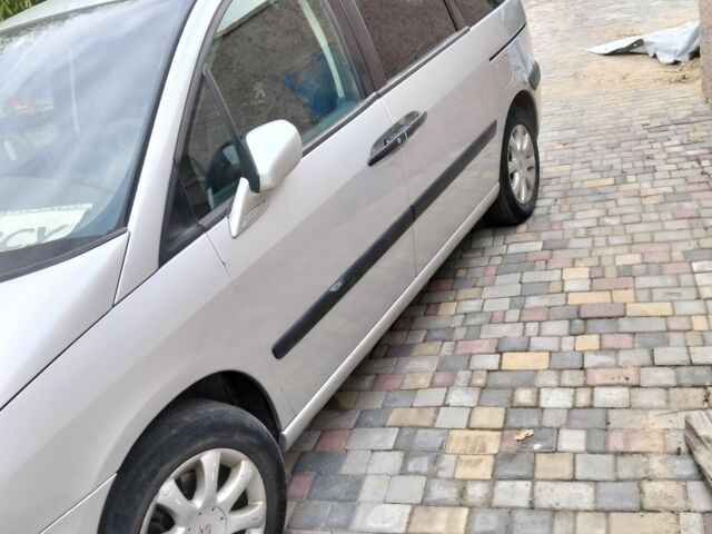 Серый Пежо 807, объемом двигателя 2.2 л и пробегом 274 тыс. км за 3600 $, фото 1 на Automoto.ua