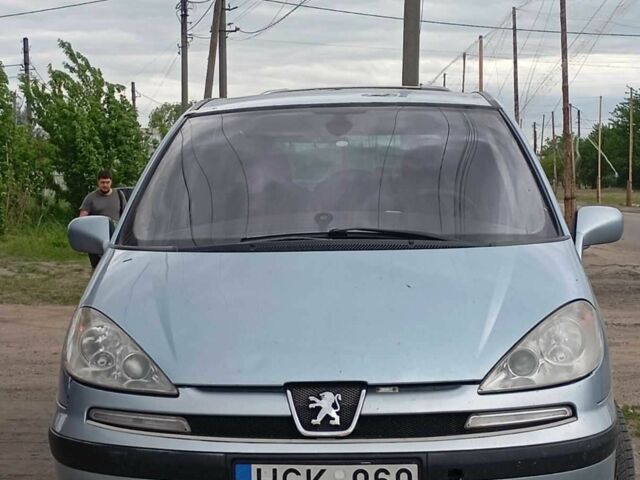Серый Пежо 807, объемом двигателя 2 л и пробегом 1 тыс. км за 2400 $, фото 1 на Automoto.ua