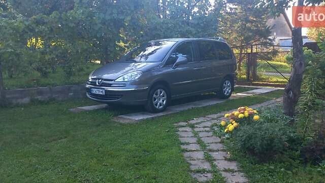 Серый Пежо 807, объемом двигателя 2 л и пробегом 265 тыс. км за 9000 $, фото 1 на Automoto.ua