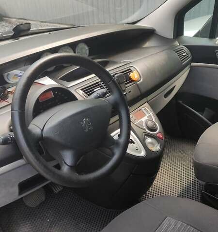 Серый Пежо 807, объемом двигателя 2 л и пробегом 194 тыс. км за 8700 $, фото 1 на Automoto.ua