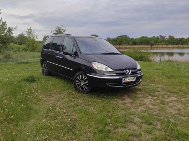 Серый Пежо 807, объемом двигателя 2 л и пробегом 230 тыс. км за 7745 $, фото 1 на Automoto.ua