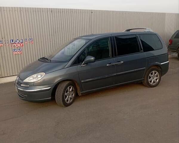 Серый Пежо 807, объемом двигателя 2 л и пробегом 204 тыс. км за 8999 $, фото 1 на Automoto.ua