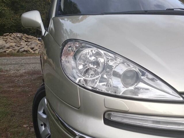 Серый Пежо 807, объемом двигателя 2 л и пробегом 236 тыс. км за 8300 $, фото 1 на Automoto.ua
